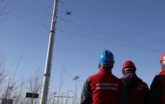 青海首次利用无人机进行智能化配网集中巡检(图1) 青海首次利用无人机进行智能化配网集中巡检(图1)